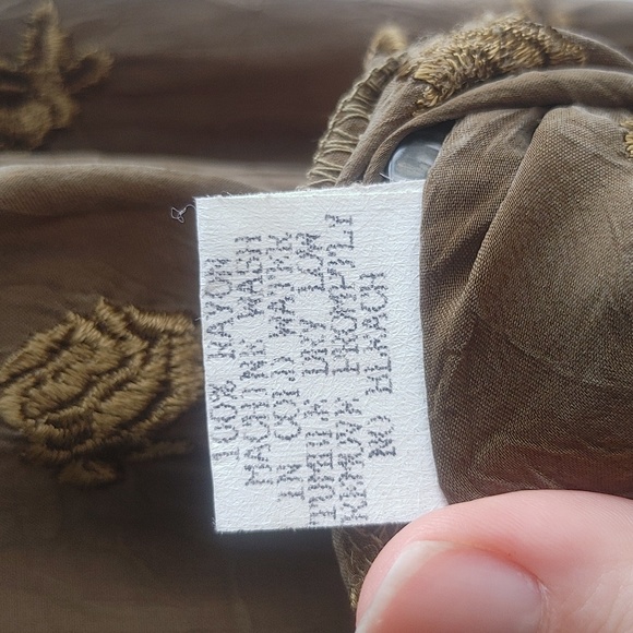 JOHNNY WAS Olive Green ROSES Embroidered Top - Picture 8 of 8